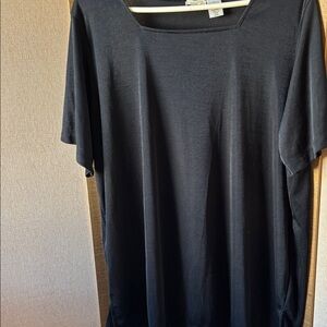 Roaman's Black Short Sleeve slinky Tee
Large